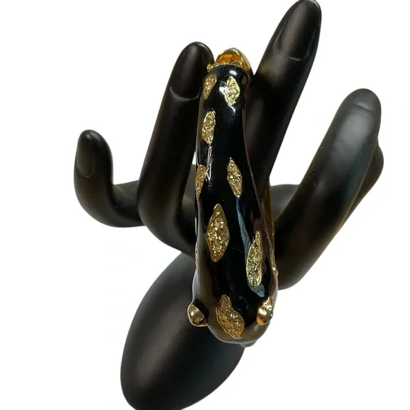 Vintage Black and Gold Enameled Panther Leopard Hinged Closure Bangle Bracelet - Picture 6 of 12